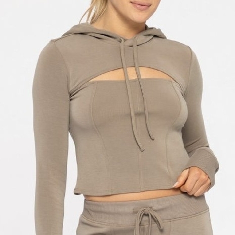 Moa Moa Very Cute Cut out Long Sleeve Top With A Hoodie Nwot